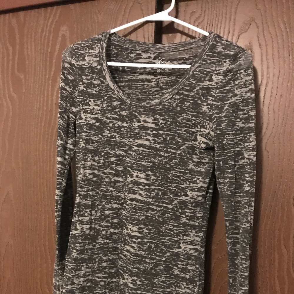 Long sleeve grey and black shirt